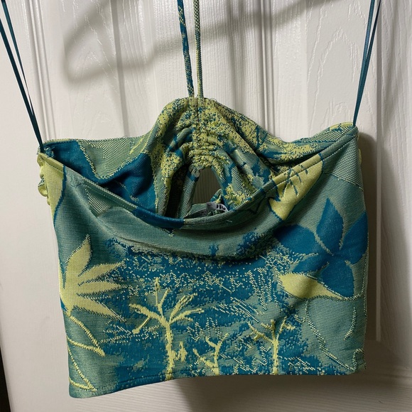 Beachy Zara Halter Top, Brand new - Picture 2 of 4